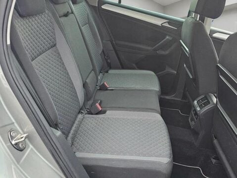 Volkswagen Tiguan 2.0 TDI SE Navigation DSG 4Motion Euro 6 (s/s) 5dr 8