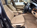 BMW 3 Series 3.0 325i SE Touring Auto Euro 4 5dr 8