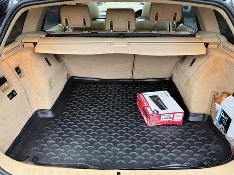 BMW 3 Series 3.0 325i SE Touring Auto Euro 4 5dr 20