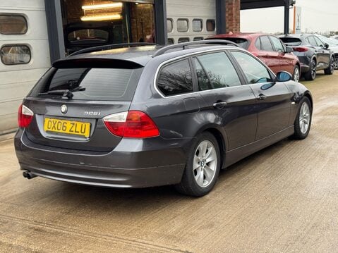 BMW 3 Series 3.0 325i SE Touring Auto Euro 4 5dr 7