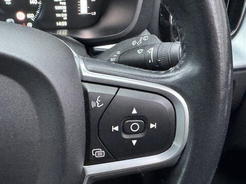 Volvo XC60 2.0 T5 Momentum Auto AWD Euro 6 (s/s) 5dr 12