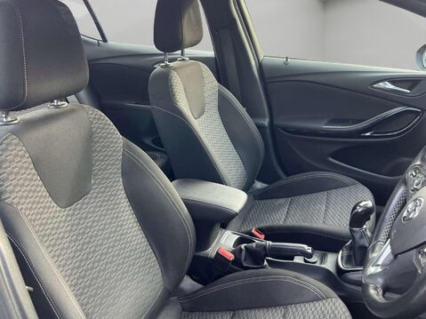 Vauxhall Astra 1.6 CDTi BlueInjection SRi Nav Euro 6 (s/s) 5dr 10