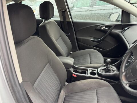 Vauxhall Astra 1.6 16v ES Euro 5 5dr 8