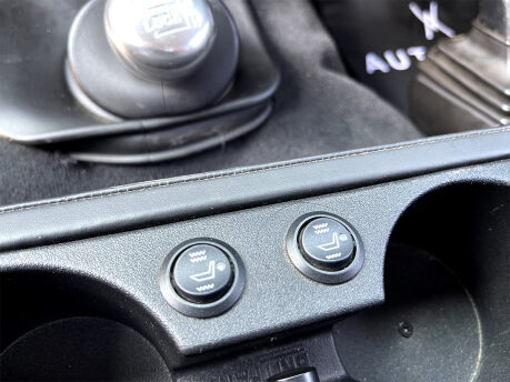 Land Rover Defender 90 Custom Build 88