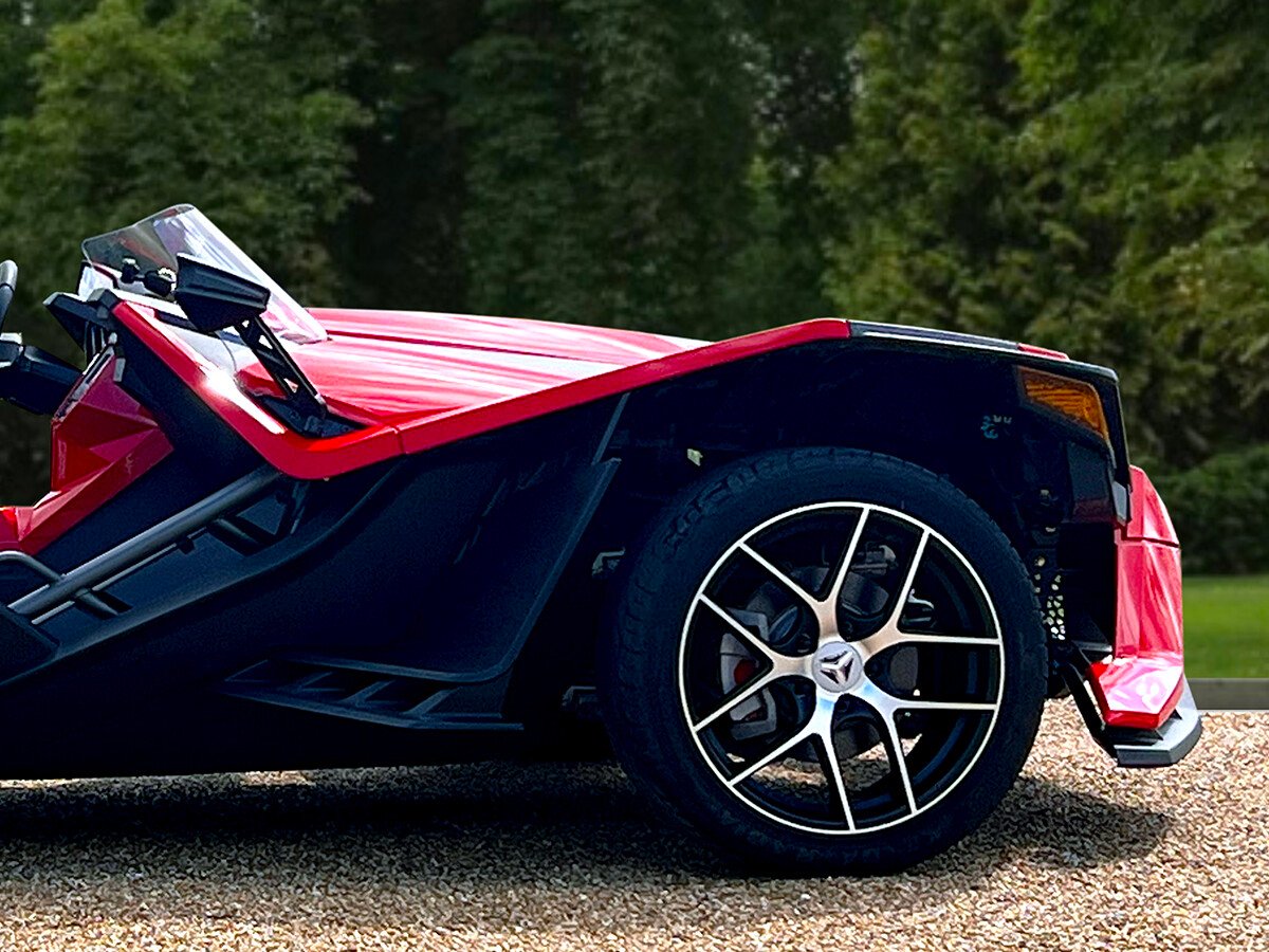 Polaris slingshot deals auto trader uk