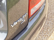 Aston Martin Vanquish V12 S 29
