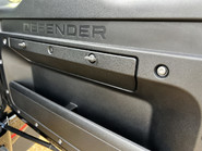 Land Rover Defender V8 77