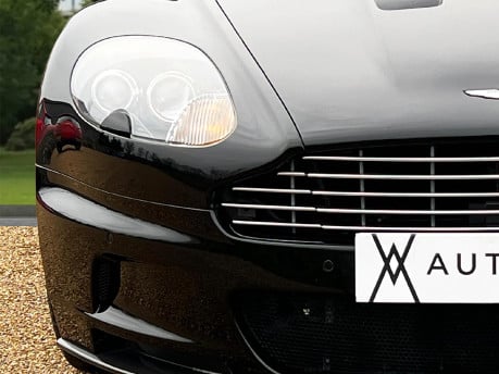 Aston Martin DBS V12 VOLANTE CARBON BLACK EDITION 17