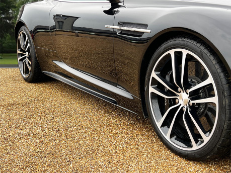 Aston Martin DBS V12 VOLANTE CARBON BLACK EDITION 14