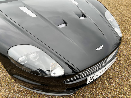 Aston Martin DBS V12 VOLANTE CARBON BLACK EDITION 32