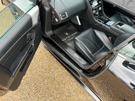Aston Martin DBS V12 VOLANTE CARBON BLACK EDITION 51