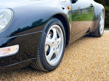 Porsche 911 CARRERA 4 19