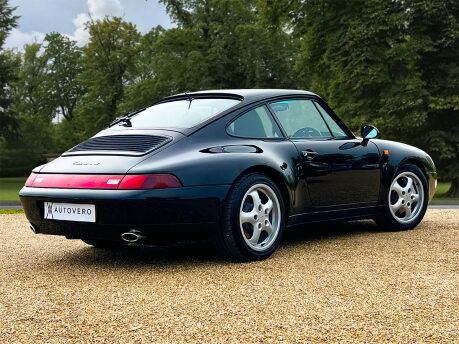 Porsche 911 CARRERA 4 5