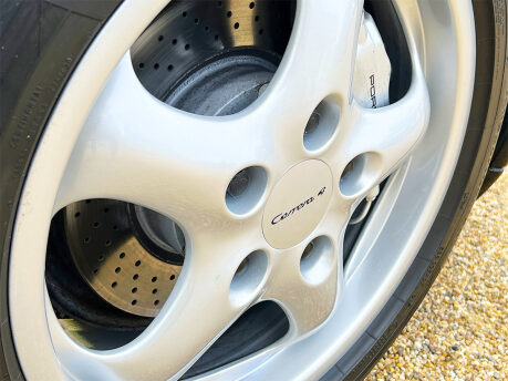 Porsche 911 CARRERA 4 39