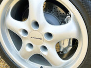 Porsche 911 CARRERA 4 38