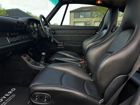 Porsche 911 CARRERA 4 44