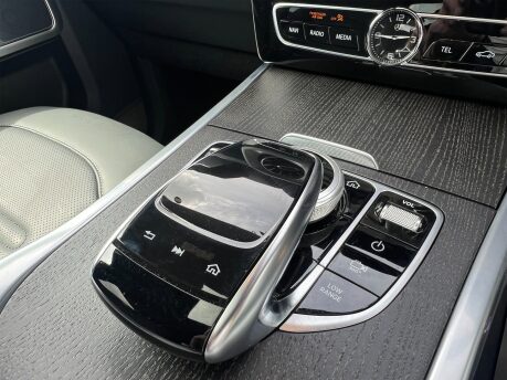 Mercedes-Benz G Series G 400 D 4MATIC AMG LINE PREMIUM PLUS 62