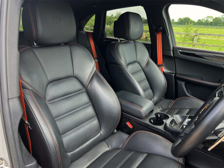 Porsche Macan S PDK 47