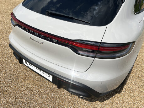 Porsche Macan S PDK 22