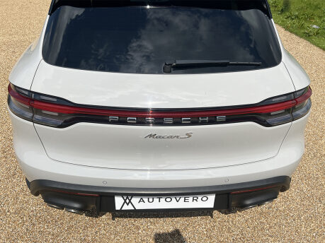 Porsche Macan S PDK 23