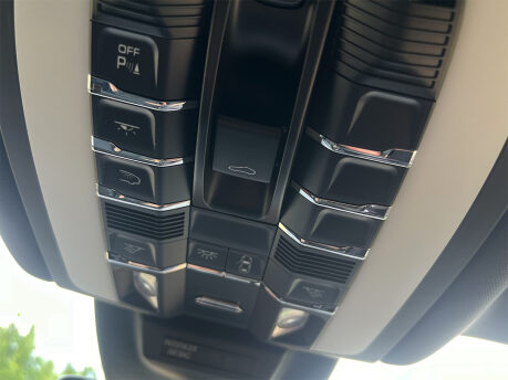 Porsche Macan S PDK 58