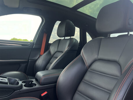 Porsche Macan S PDK 38