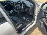 Porsche Macan S PDK 35