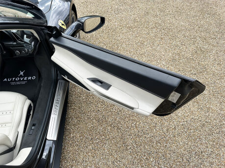 Ferrari 458 SPIDER DCT 81