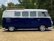 Volkswagen Campervan Split-Screen 4