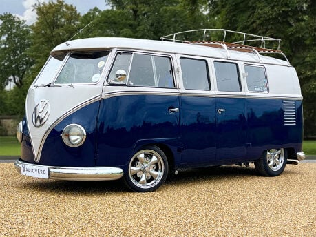 Volkswagen Campervan Split-Screen 1