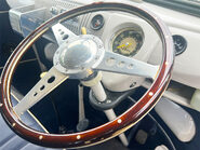 Volkswagen Campervan Split-Screen 51