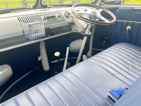 Volkswagen Campervan Split-Screen 48