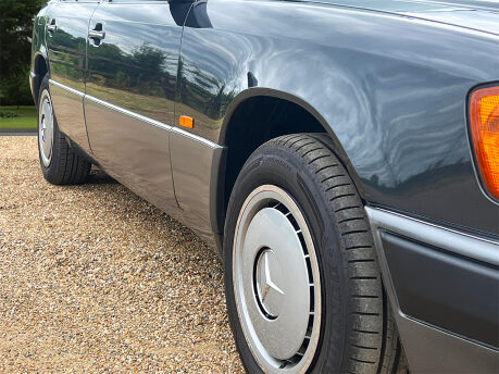 Mercedes-Benz C Class 260 E 14