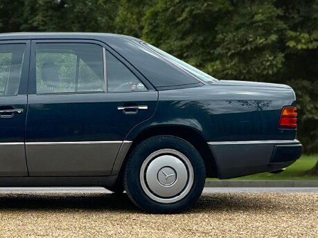 Mercedes-Benz C Class 260 E 11