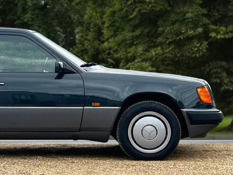 Mercedes-Benz C Class 260 E 13