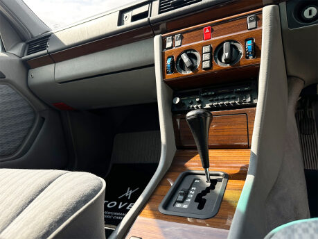 Mercedes-Benz C Class 260 E 52