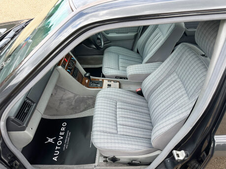 Mercedes-Benz C Class 260 E 38