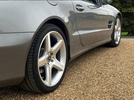 Mercedes-Benz SL Series SL350 19