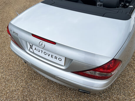 Mercedes-Benz SL Series SL350 31