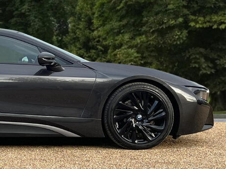 BMW I8 Coupe 12