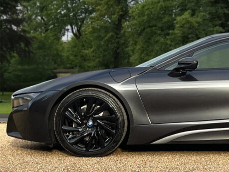 BMW I8 Coupe 9