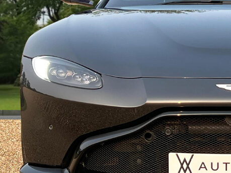 Aston Martin Vantage V8 16