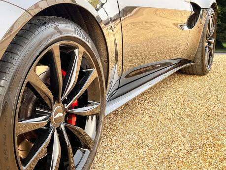 Aston Martin Vantage V8 26