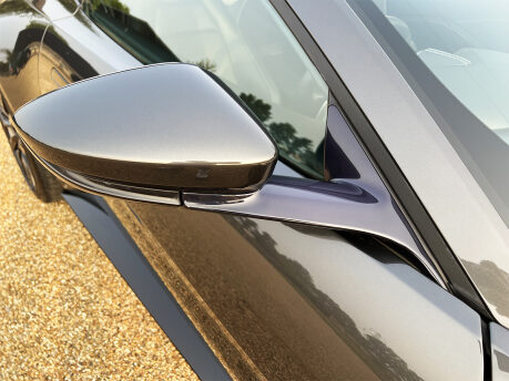 Aston Martin Vantage V8 36