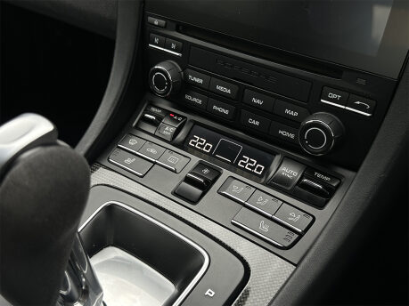 Porsche 911 CARRERA GTS PDK 62