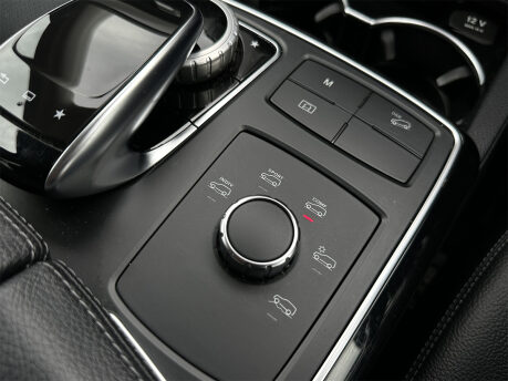 Mercedes-Benz GLE GLE 250 D 4MATIC AMG LINE 58