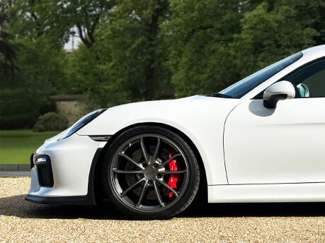 Porsche Cayman GT4 9