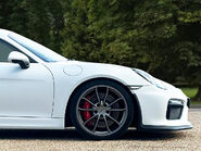 Porsche Cayman GT4 12