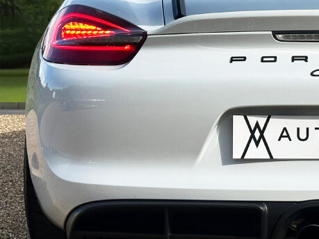 Porsche Cayman GT4 23