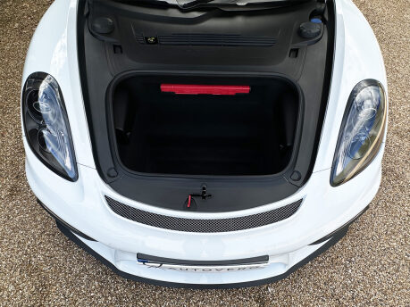 Porsche Cayman GT4 71